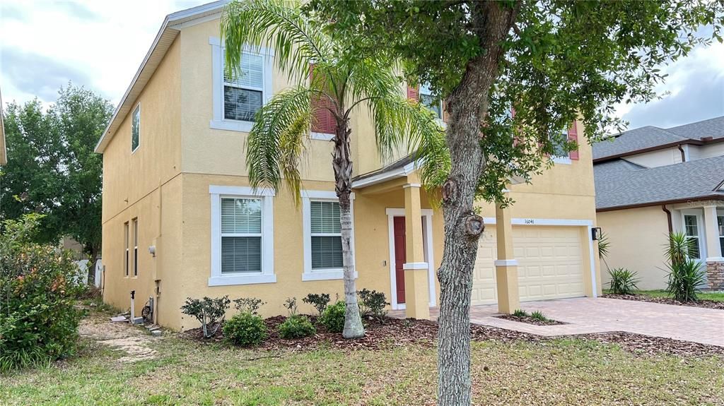 Active With Contract: $2,350 (4 beds, 2 baths, 2721 Square Feet)