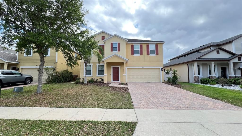 Active With Contract: $2,350 (4 beds, 2 baths, 2721 Square Feet)
