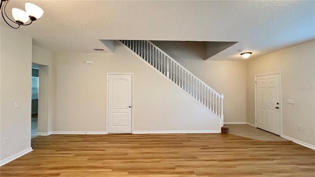 Active With Contract: $2,350 (4 beds, 2 baths, 2721 Square Feet)