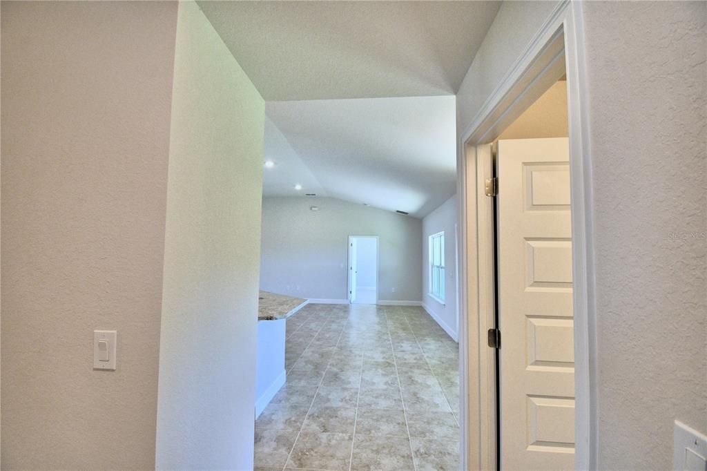 En Venta: $379,787 (4 camas, 2 baños, 2330 Pies cuadrados)