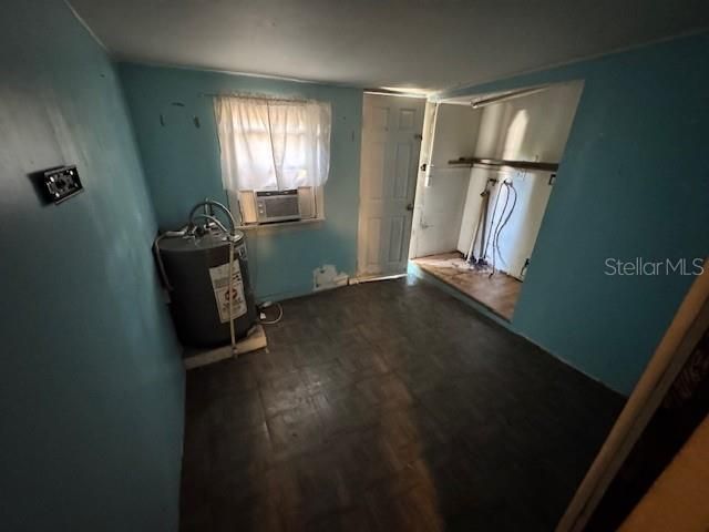 合同活跃: $136,000 (4 贝兹, 0 浴室, 1140 平方英尺)