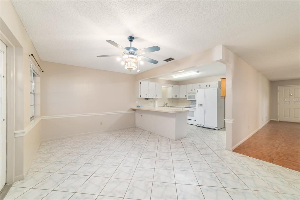 待售: $129,900 (2 贝兹, 2 浴室, 1484 平方英尺)