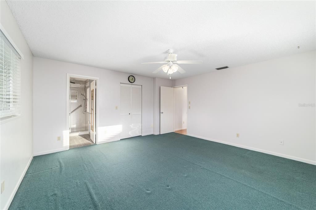 待售: $129,900 (2 贝兹, 2 浴室, 1484 平方英尺)