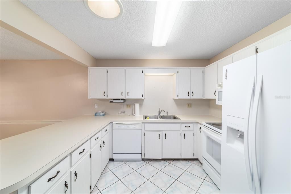 待售: $129,900 (2 贝兹, 2 浴室, 1484 平方英尺)