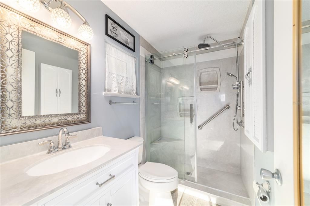 待售: $129,900 (2 贝兹, 2 浴室, 1484 平方英尺)