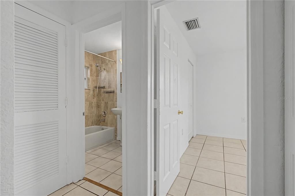 Activo con contrato: $164,500 (2 camas, 1 baños, 946 Pies cuadrados)