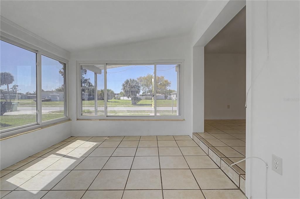 Activo con contrato: $164,500 (2 camas, 1 baños, 946 Pies cuadrados)