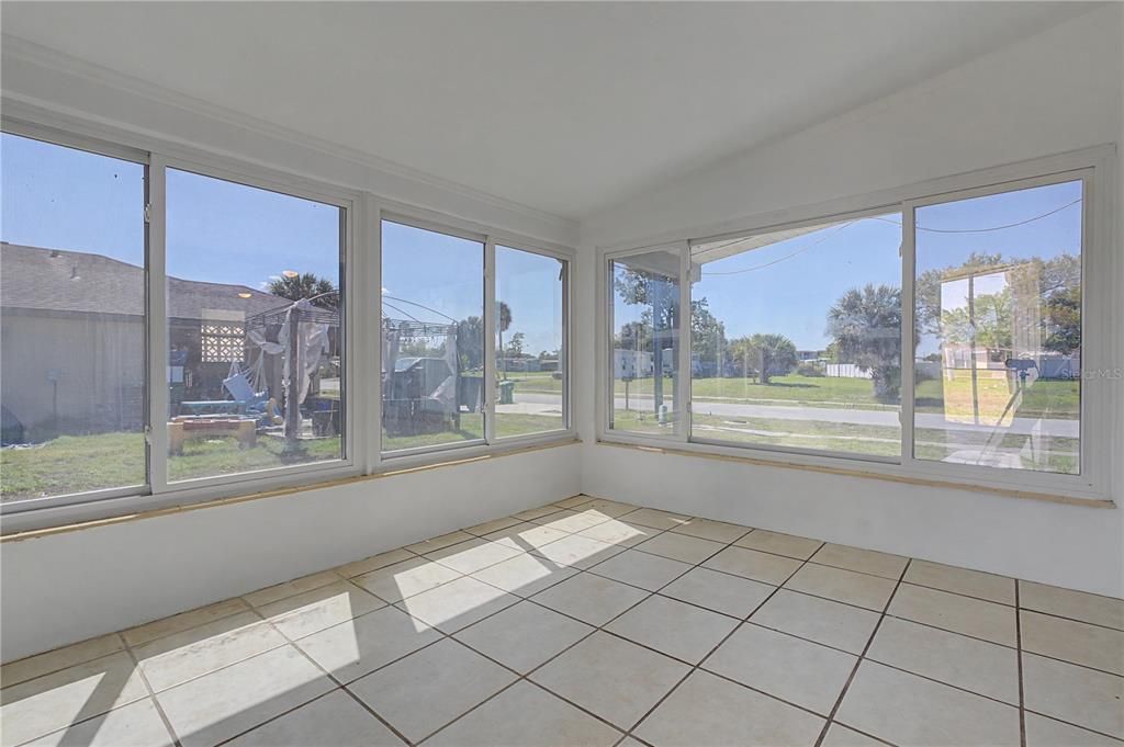 Activo con contrato: $164,500 (2 camas, 1 baños, 946 Pies cuadrados)