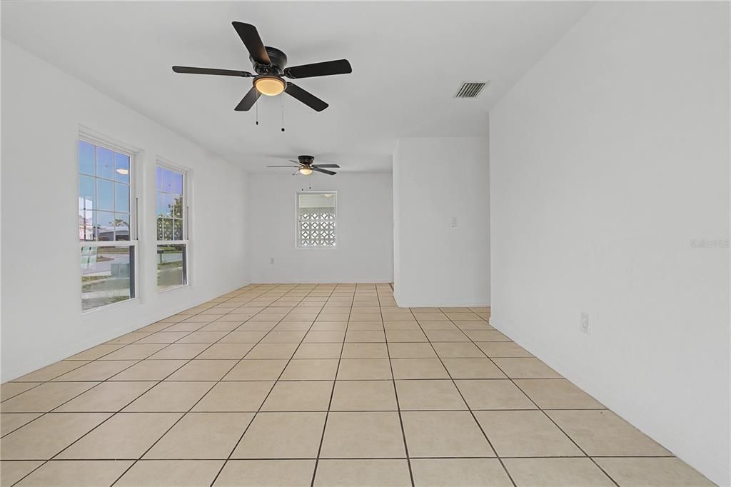 Activo con contrato: $164,500 (2 camas, 1 baños, 946 Pies cuadrados)