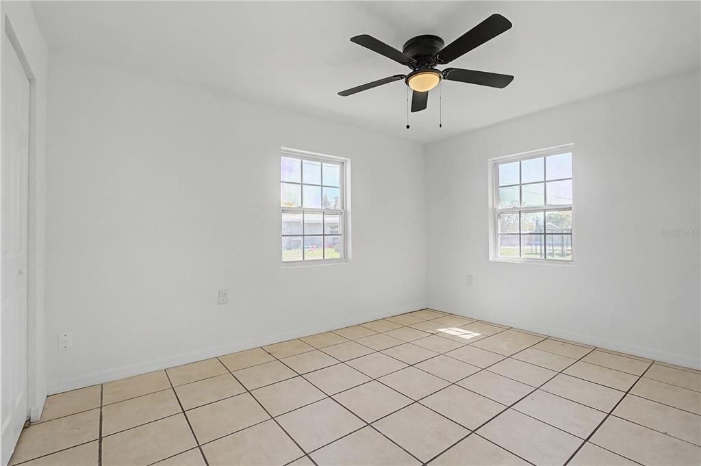 Activo con contrato: $164,500 (2 camas, 1 baños, 946 Pies cuadrados)