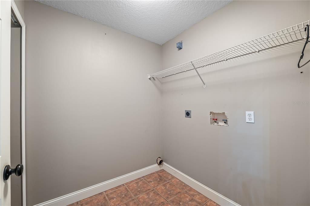 En Venta: $1,080,000 (4 camas, 2 baños, 2388 Pies cuadrados)