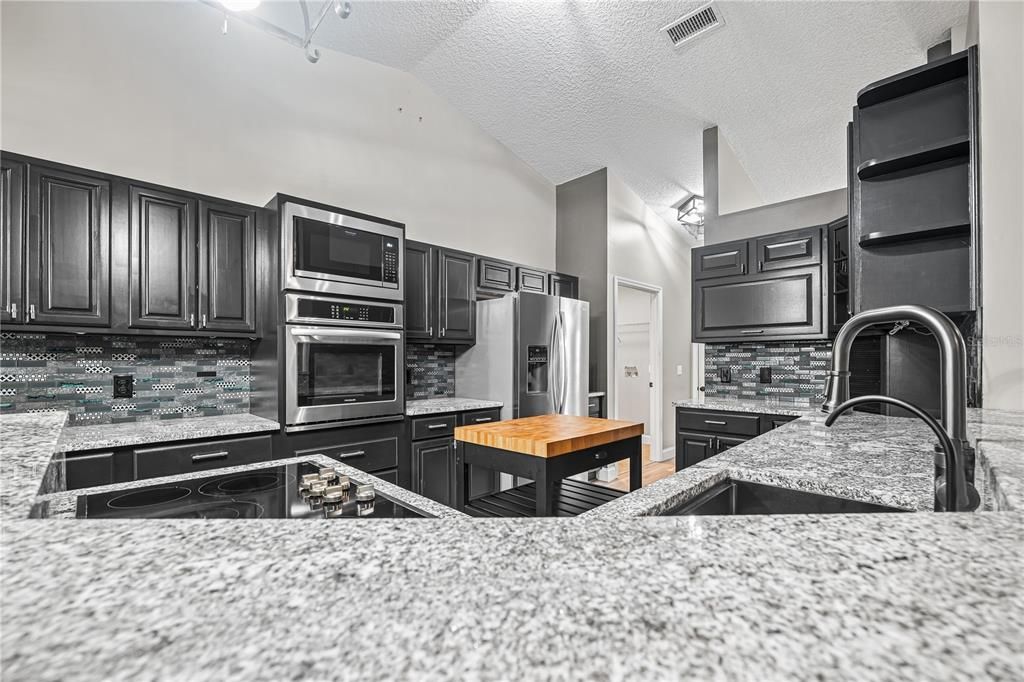 En Venta: $1,080,000 (4 camas, 2 baños, 2388 Pies cuadrados)