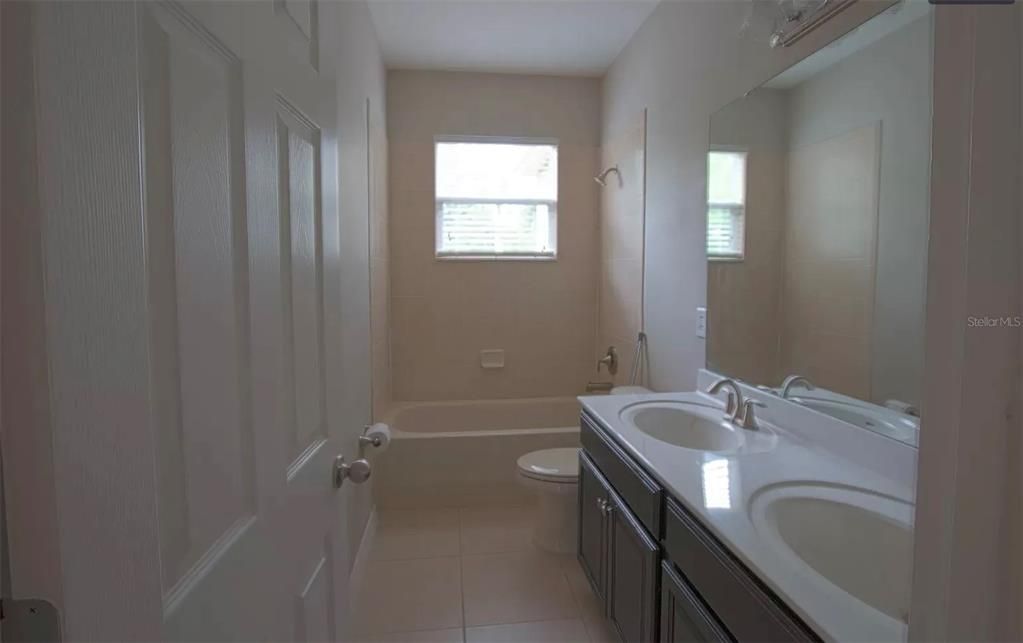 For Sale: $390,000 (4 beds, 3 baths, 2991 Square Feet)