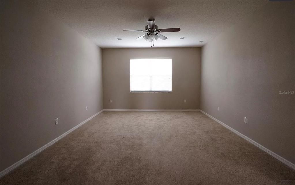 For Sale: $390,000 (4 beds, 3 baths, 2991 Square Feet)