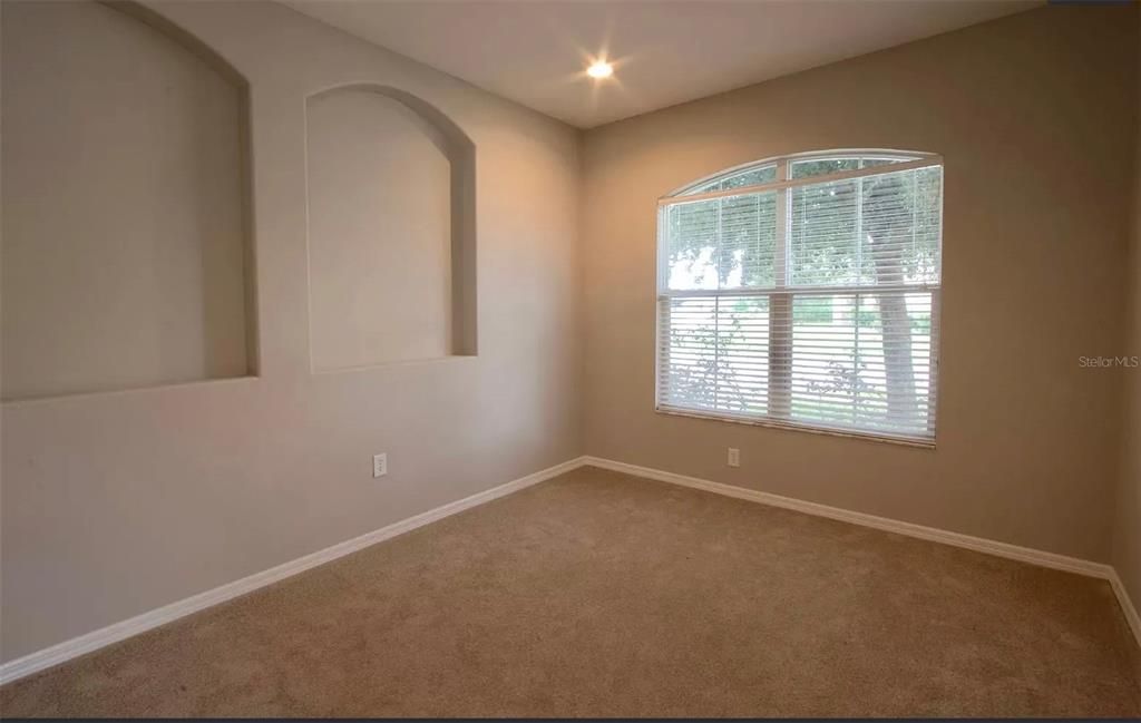 For Sale: $390,000 (4 beds, 3 baths, 2991 Square Feet)