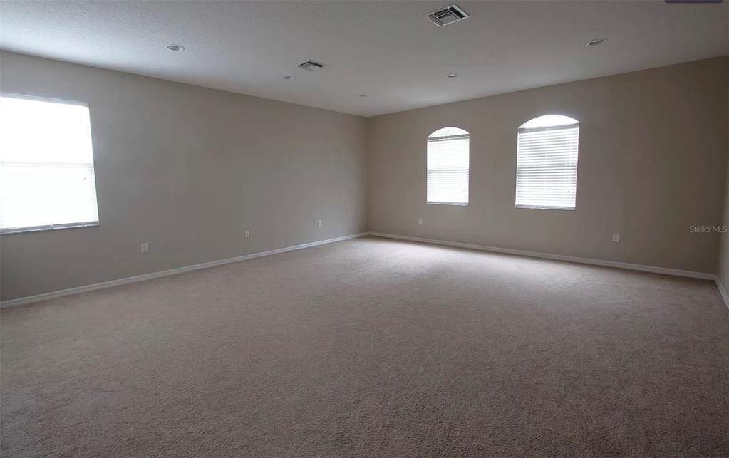 For Sale: $390,000 (4 beds, 3 baths, 2991 Square Feet)