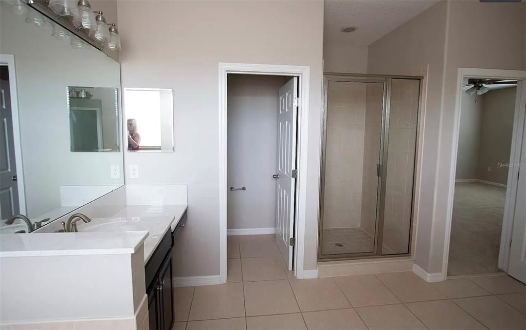 For Sale: $390,000 (4 beds, 3 baths, 2991 Square Feet)