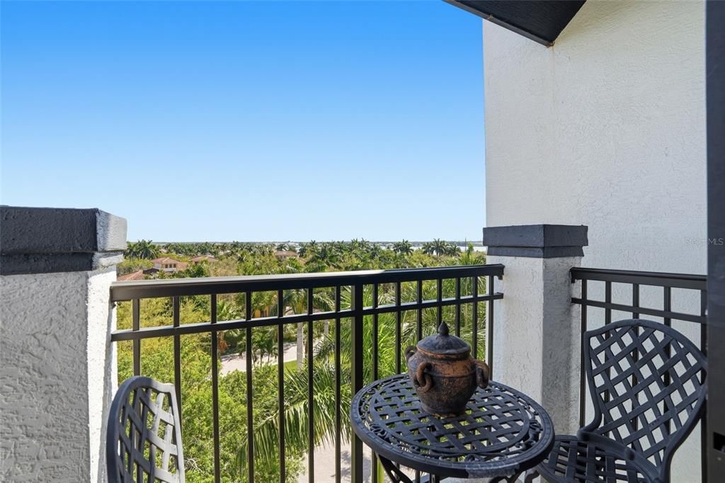 For Sale: $1,000,000 (3 beds, 3 baths, 2316 Square Feet)