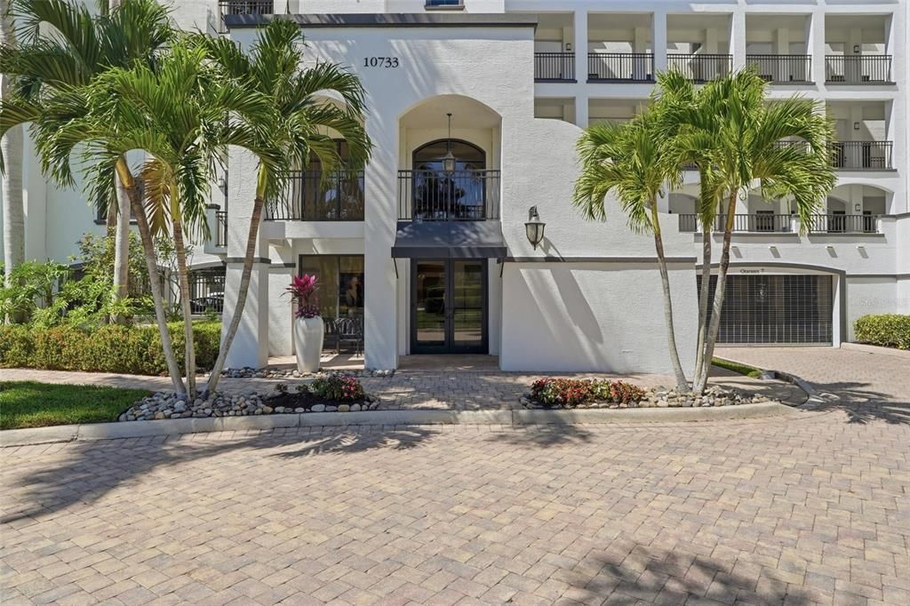 For Sale: $1,000,000 (3 beds, 3 baths, 2316 Square Feet)
