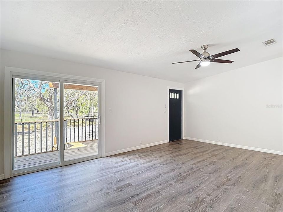 Activo con contrato: $310,000 (3 camas, 2 baños, 1344 Pies cuadrados)