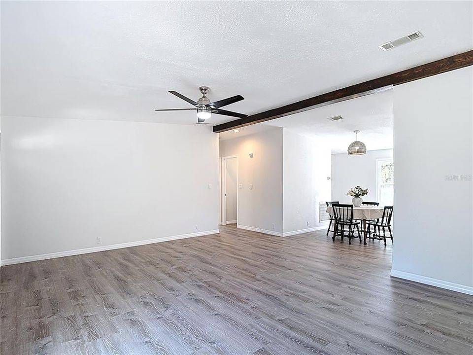 Activo con contrato: $310,000 (3 camas, 2 baños, 1344 Pies cuadrados)
