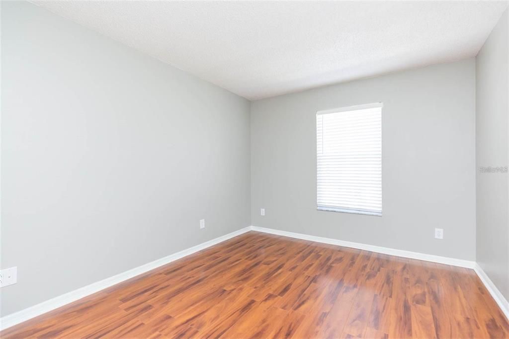 Active With Contract: $274,999 (3 beds, 2 baths, 1880 Square Feet)