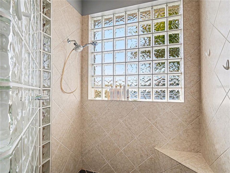 En Venta: $1,950,000 (4 camas, 3 baños, 4462 Pies cuadrados)