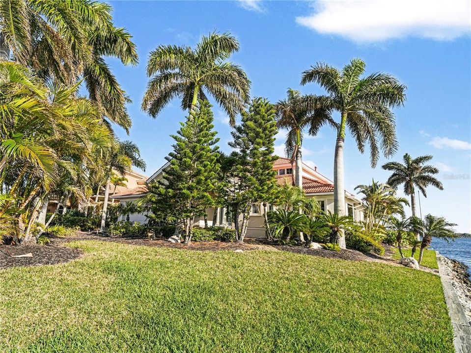 На продажу: $1,950,000 (4 спален, 3 ванн, 4462 Квадратных фут)