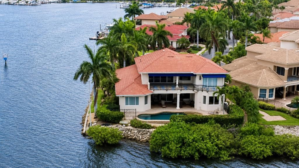 На продажу: $1,950,000 (4 спален, 3 ванн, 4462 Квадратных фут)