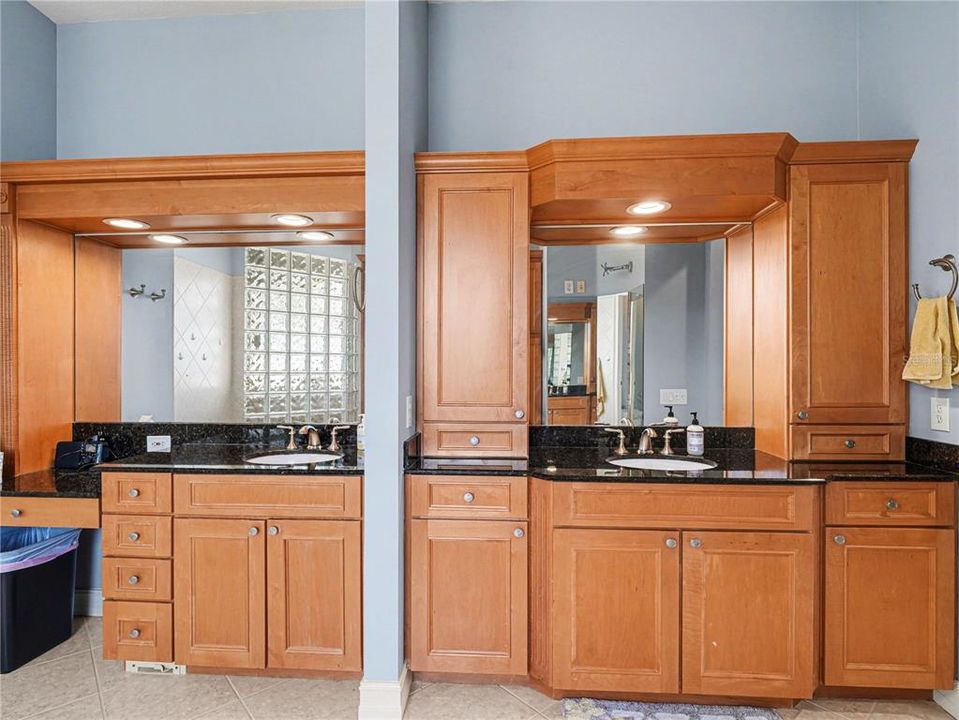 En Venta: $1,950,000 (4 camas, 3 baños, 4462 Pies cuadrados)