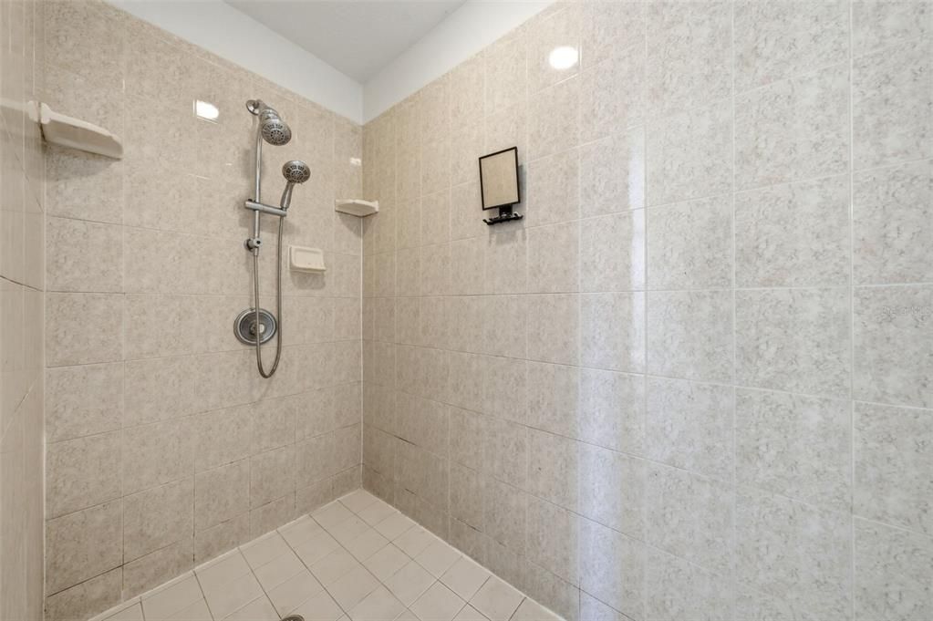 En Venta: $440,000 (3 camas, 2 baños, 2289 Pies cuadrados)