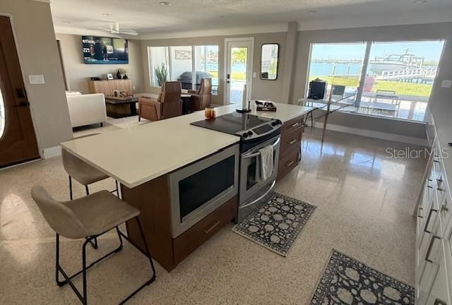 For Sale: $1,550,000 (3 beds, 2 baths, 1512 Square Feet)