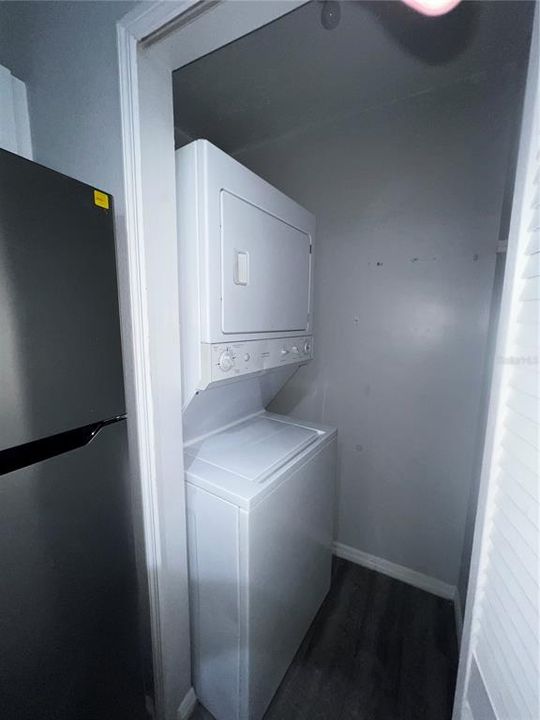 Active With Contract: $145,000 (2 beds, 2 baths, 991 Square Feet)
