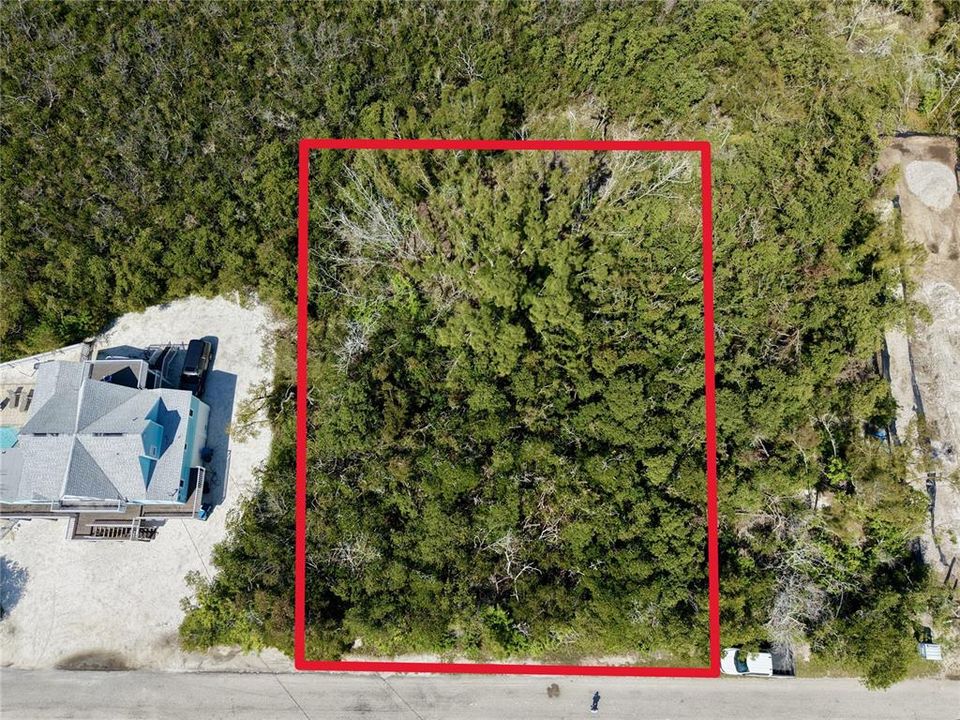 На продажу: $995,000 (0.34 acres)