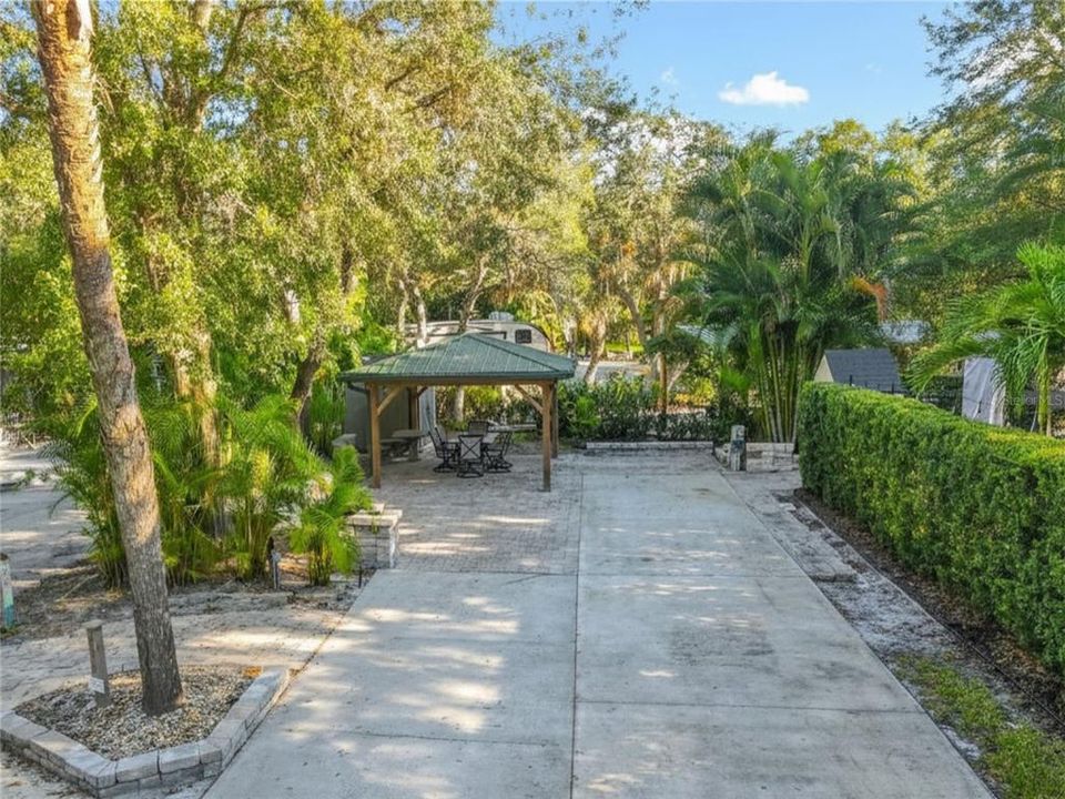 待售: $189,000 (0.06 acres)