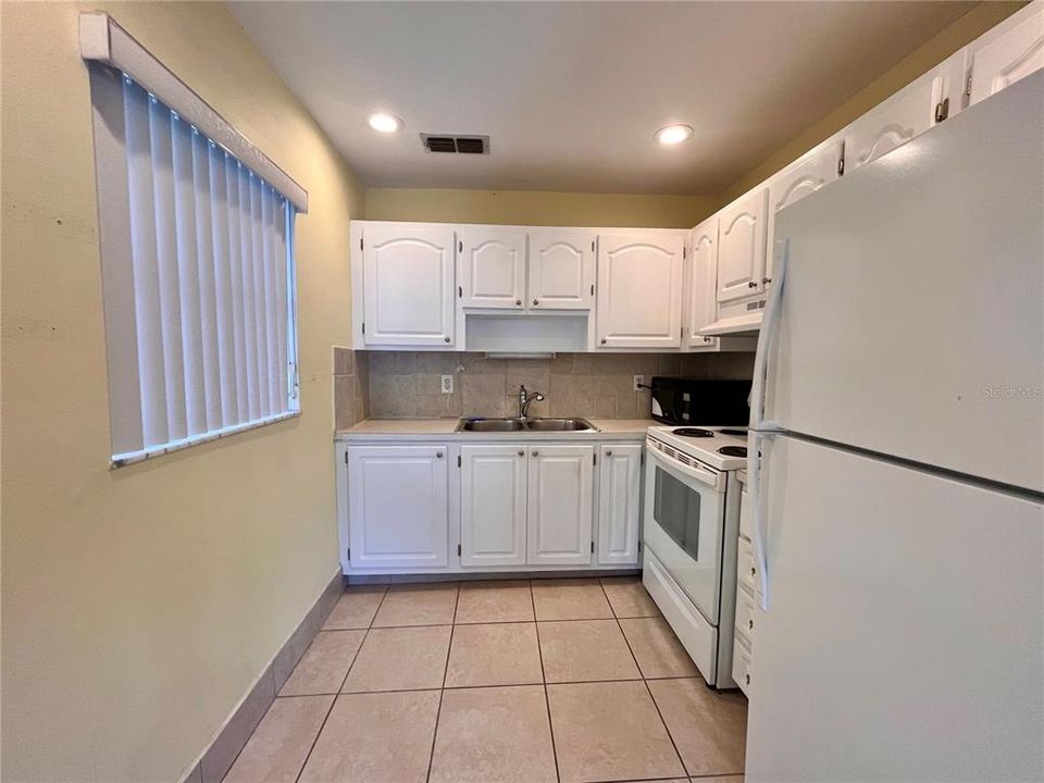 Activo con contrato: $85,000 (2 camas, 2 baños, 984 Pies cuadrados)