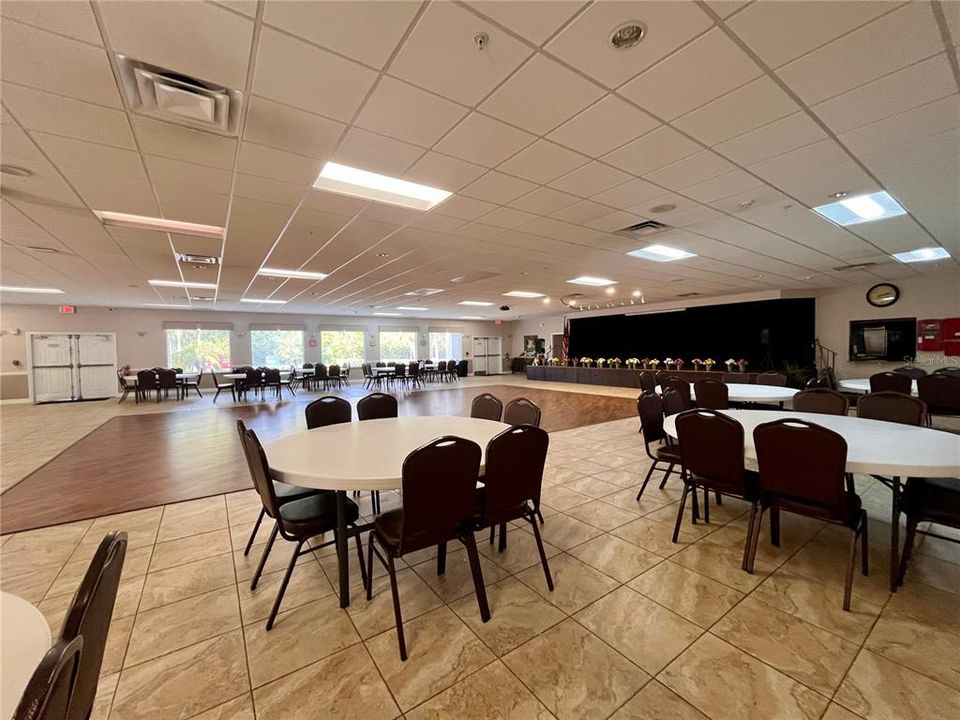 Activo con contrato: $85,000 (2 camas, 2 baños, 984 Pies cuadrados)