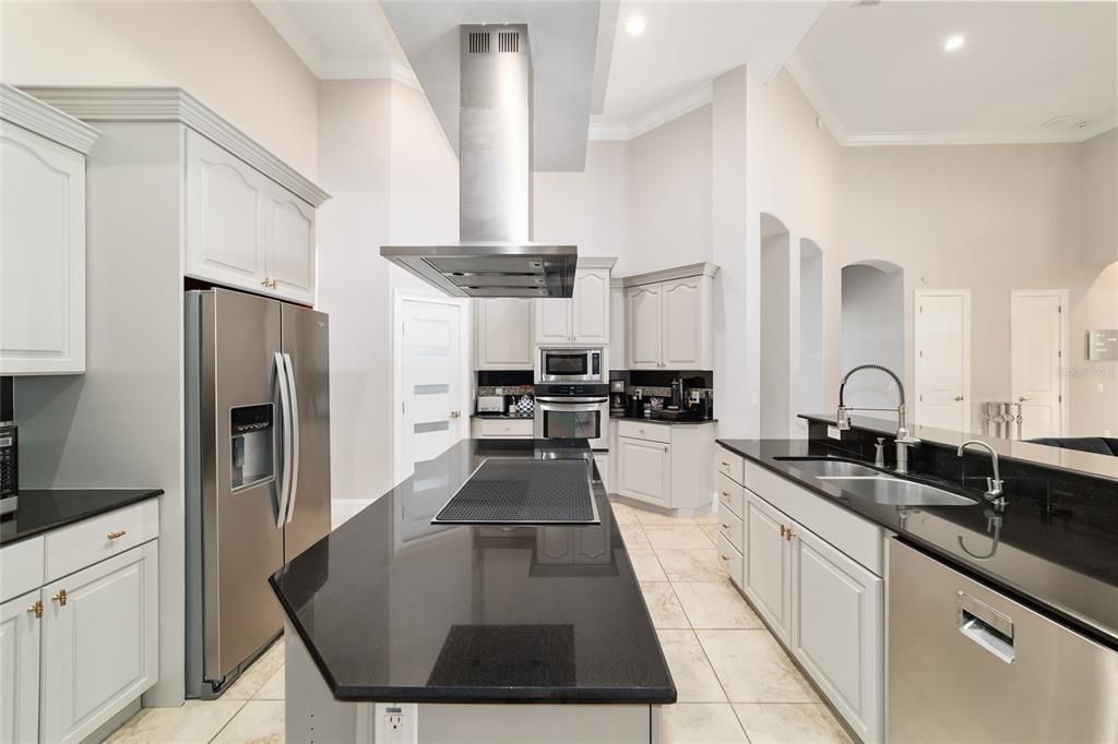 En Venta: $1,750,000 (6 camas, 5 baños, 6784 Pies cuadrados)