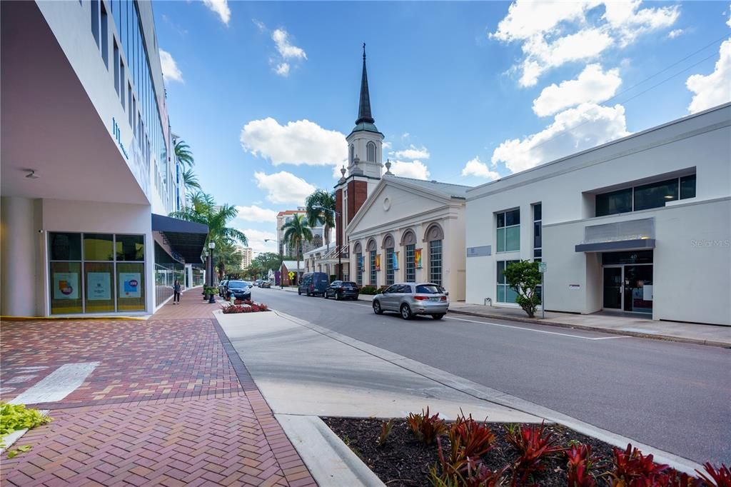 Active With Contract: $2,990 (3 beds, 2 baths, 1831 Square Feet)