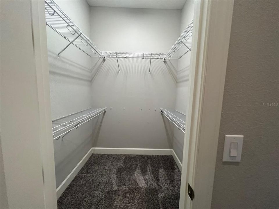Active With Contract: $2,990 (3 beds, 2 baths, 1831 Square Feet)