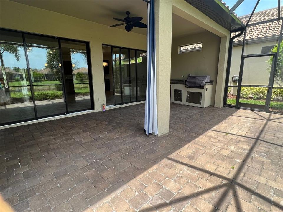 Active With Contract: $2,990 (3 beds, 2 baths, 1831 Square Feet)