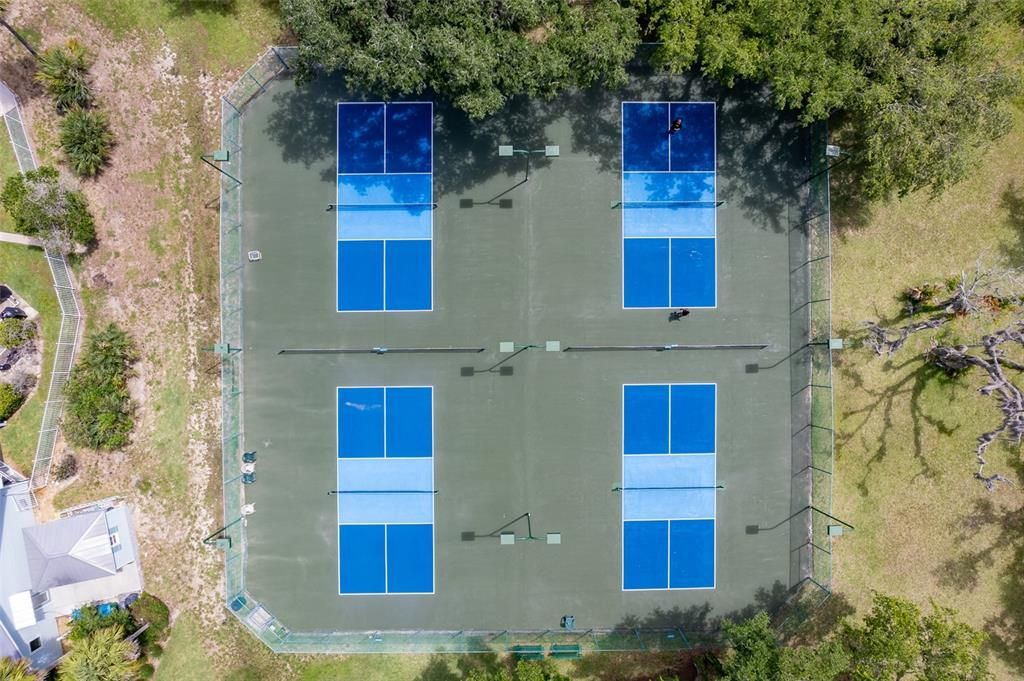 На продажу: $999,999 (3 спален, 2 ванн, 2028 Квадратных фут)