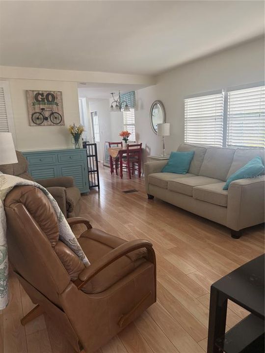 En Venta: $215,000 (2 camas, 1 baños, 624 Pies cuadrados)