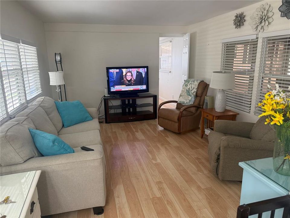 En Venta: $215,000 (2 camas, 1 baños, 624 Pies cuadrados)