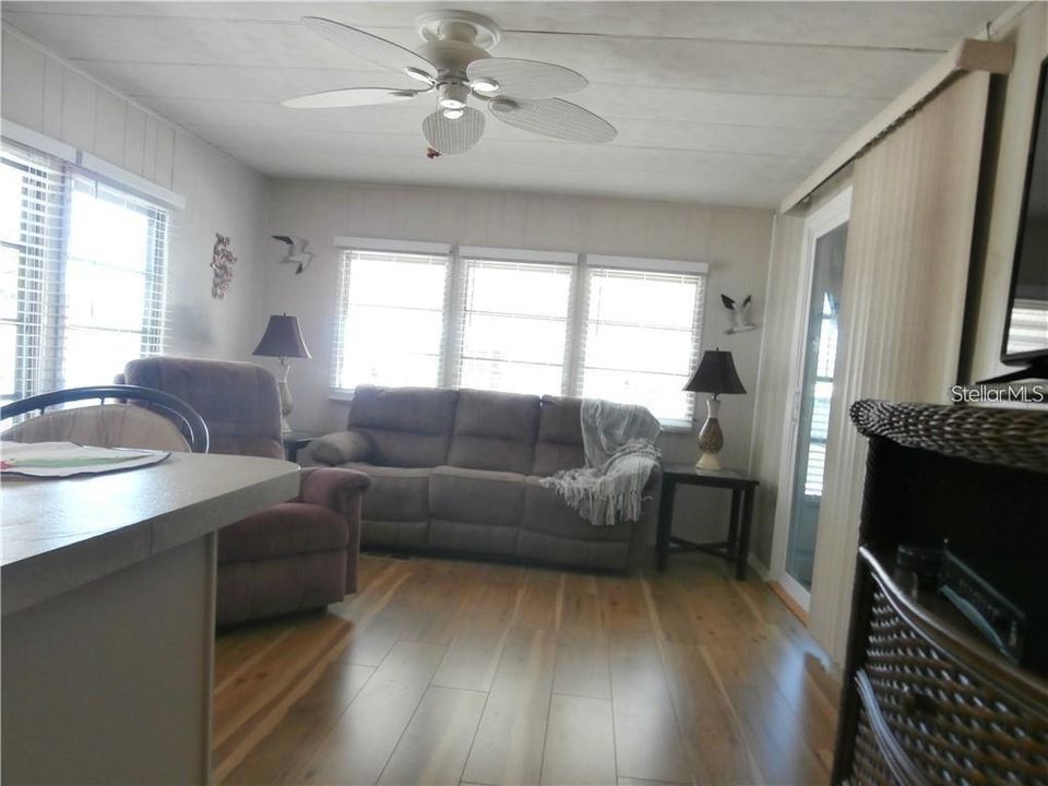 На продажу: $89,900 (1 спален, 1 ванн, 552 Квадратных фут)