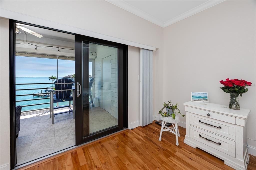 For Sale: $800,000 (2 beds, 2 baths, 1365 Square Feet)