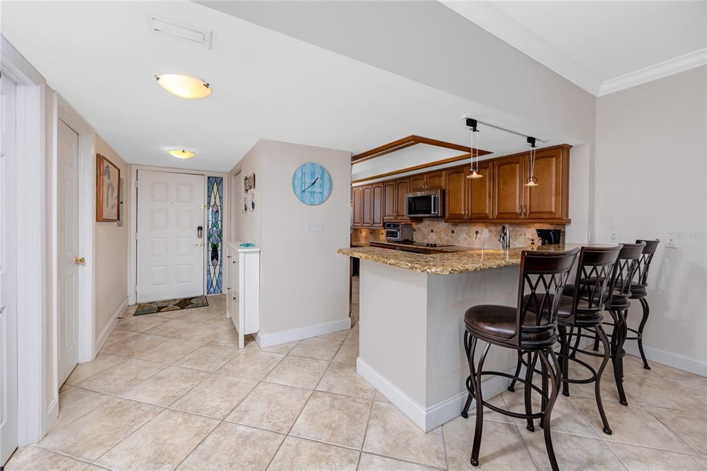 For Sale: $800,000 (2 beds, 2 baths, 1365 Square Feet)