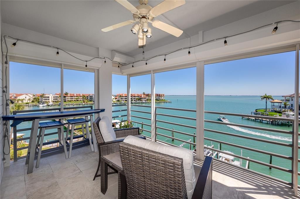 For Sale: $800,000 (2 beds, 2 baths, 1365 Square Feet)