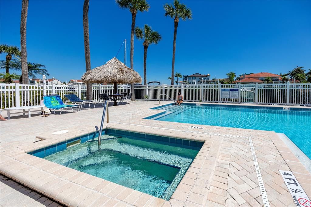 For Sale: $800,000 (2 beds, 2 baths, 1365 Square Feet)