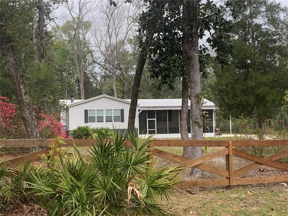 For Sale: $215,000 (3 beds, 2 baths, 1959 Square Feet)